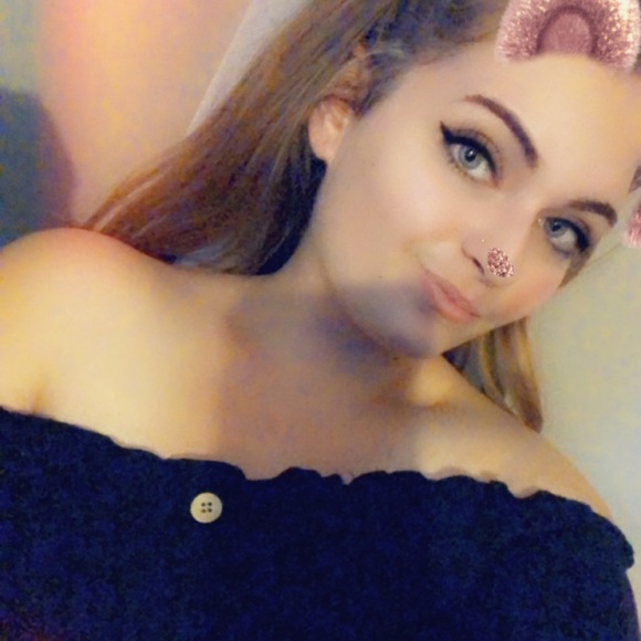 Meet your Posher, Melissa - Picture 3 of 8